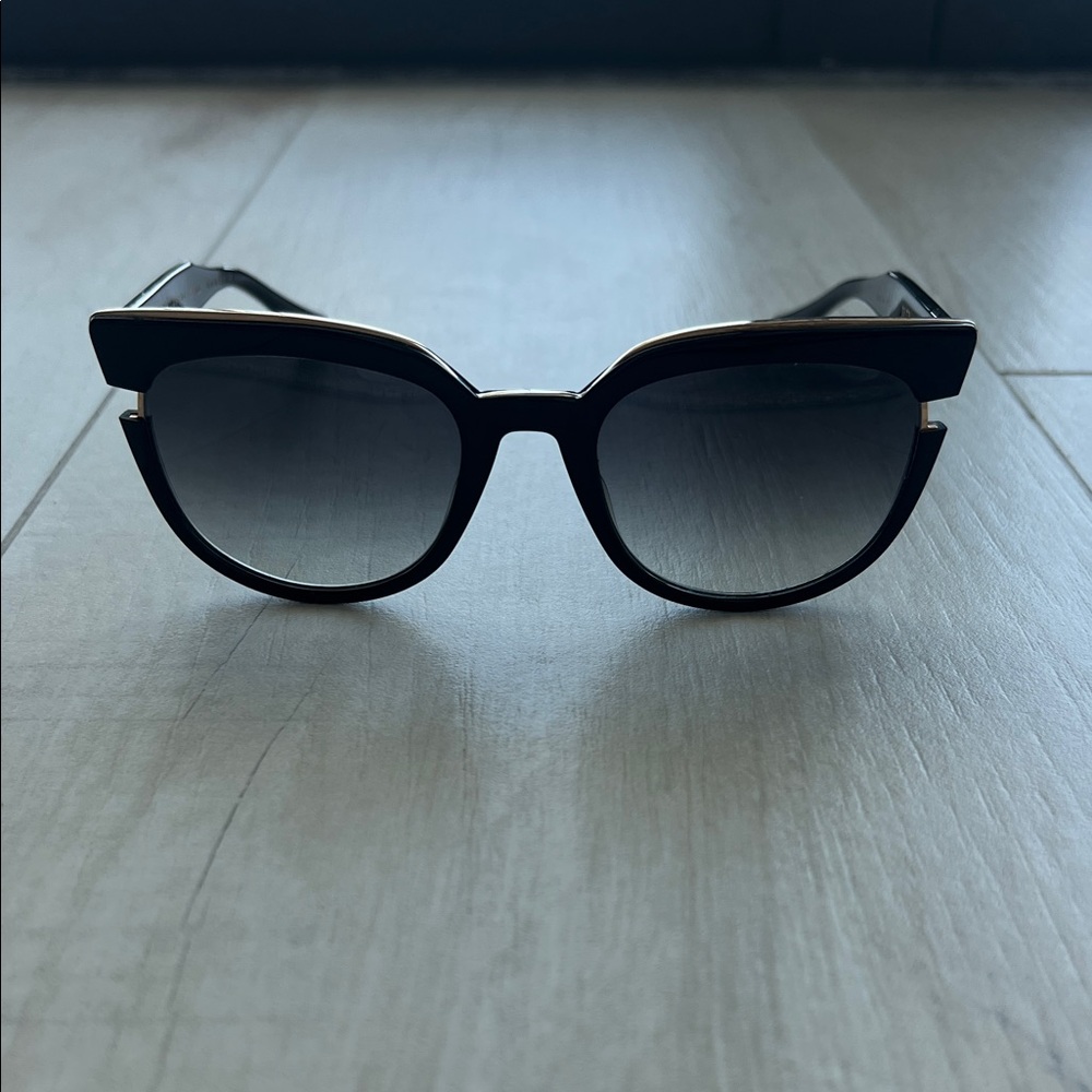 MONTHRA cat eye Black Sunglasses